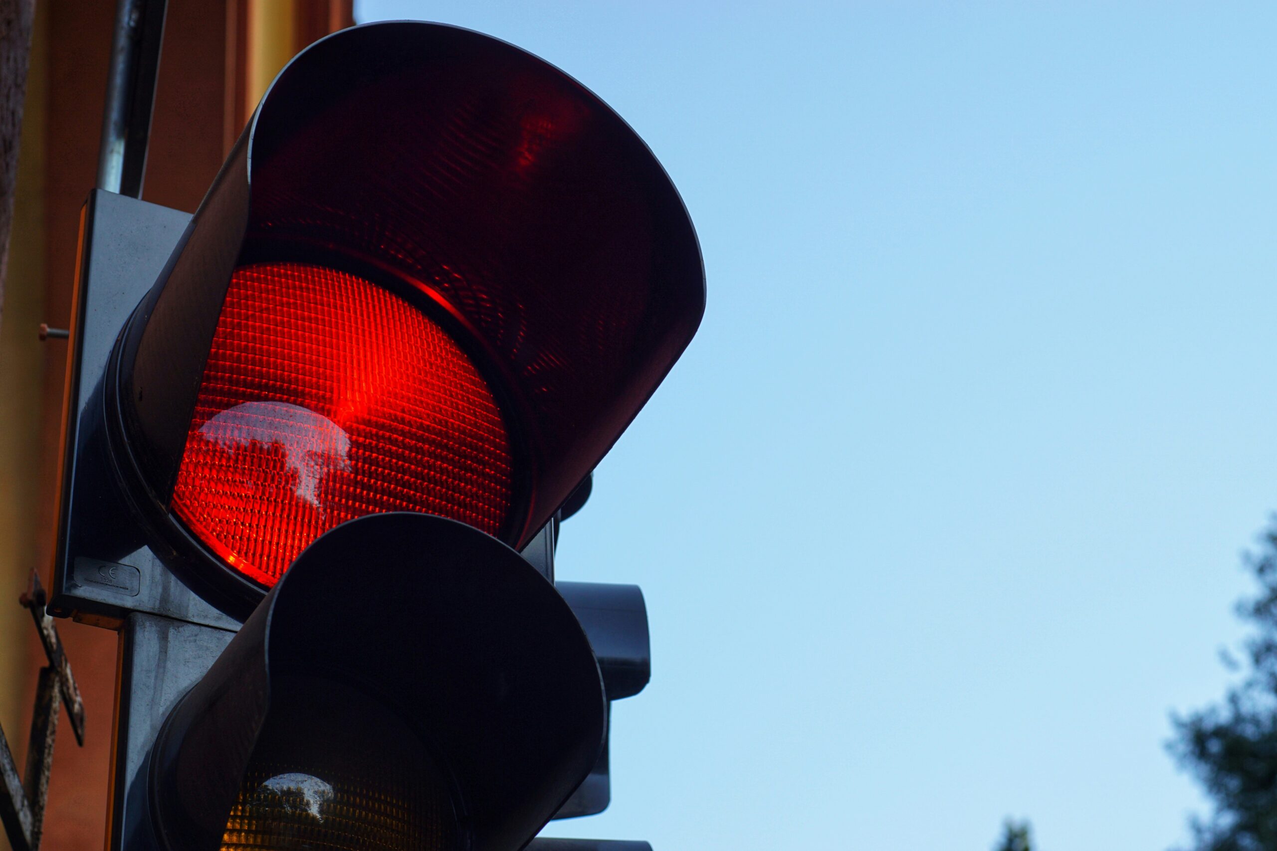 RedLight_marco-biondi-yCEzoGzKreQ-unsplash A red traffic light. We all know how to inhibit our immediate desires.