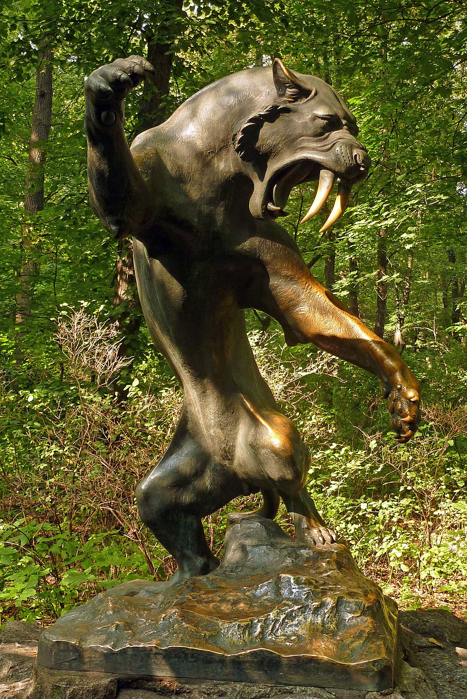 Statue of a Sabre-toothed Tiger by Erich Oehme. Tierpark, Berlin.